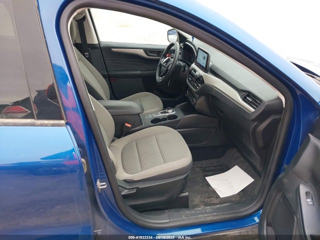 1FMCU9G65NUA63218 Ford ESCAPE SE