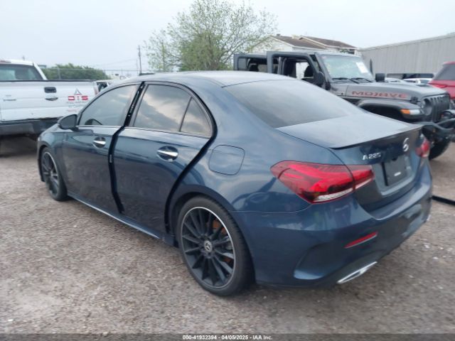 2022 MERCEDES-BENZ A 220 W1K3G4EBXNJ333694 Photo 2