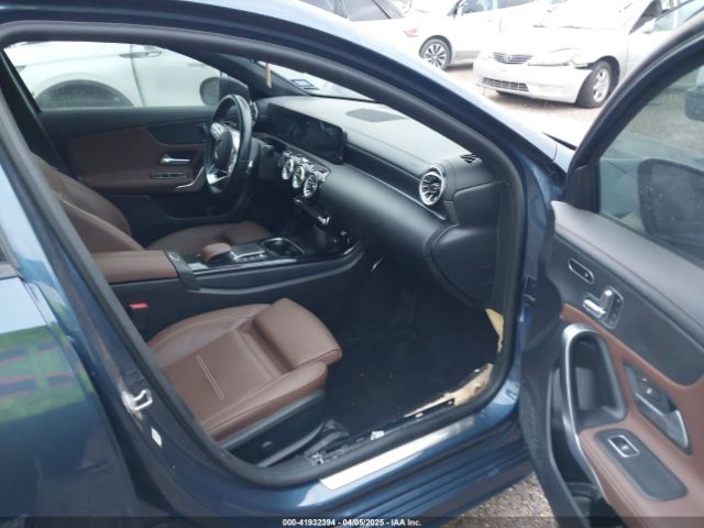 2022 MERCEDES-BENZ A 220 W1K3G4EBXNJ333694 Photo 4