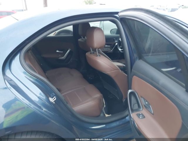 2022 MERCEDES-BENZ A 220 W1K3G4EBXNJ333694 Photo 7