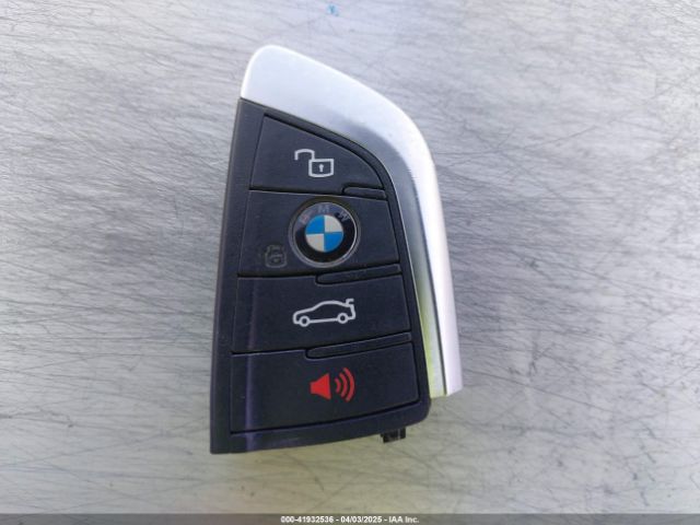 3MW69FF03P8D45563 BMW 330I