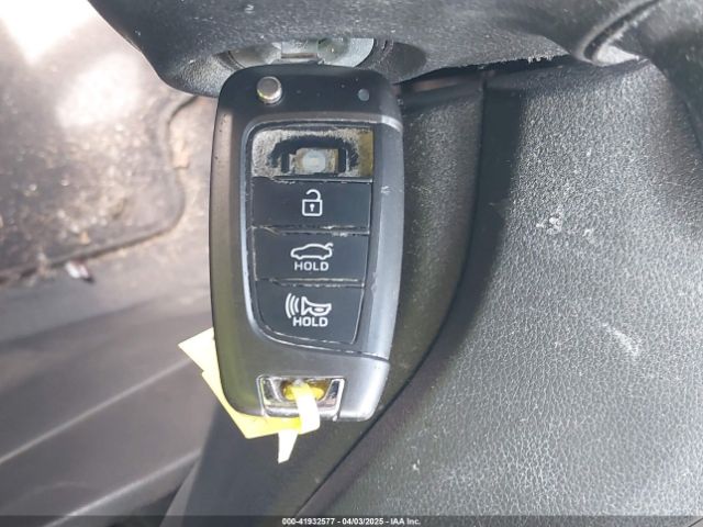 3KPC24A3XJE017548 Hyundai Accent Sel