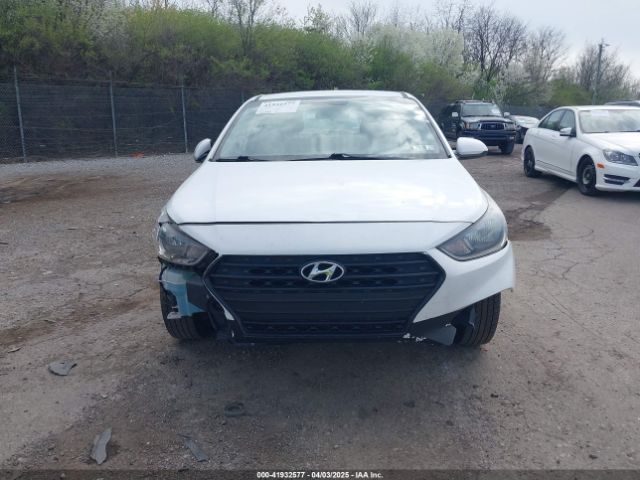 3KPC24A3XJE017548 Hyundai Accent Sel