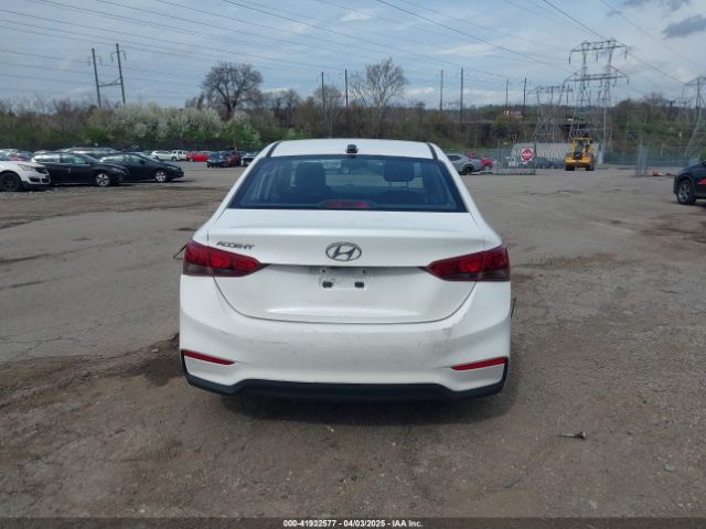 3KPC24A3XJE017548 Hyundai Accent Sel