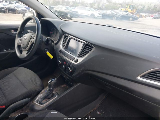 3KPC24A3XJE017548 Hyundai Accent Sel
