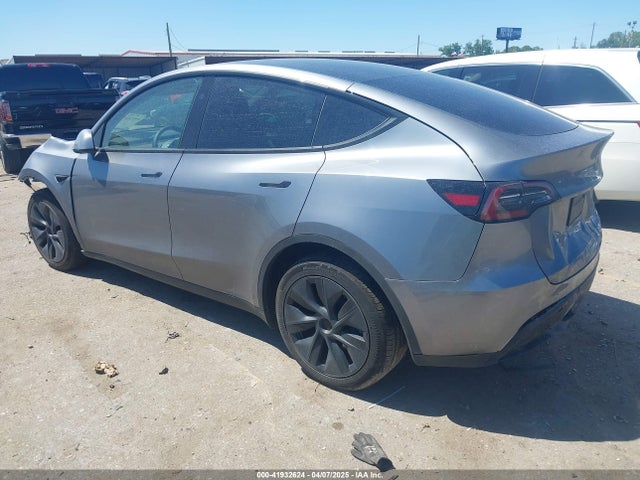 2024 TESLA MODEL Y 7SAYGAEE3RF153644 Photo 2