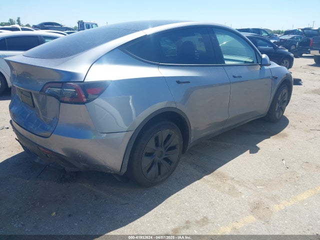 2024 TESLA MODEL Y 7SAYGAEE3RF153644 Photo 3