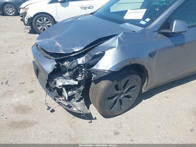 2024 TESLA MODEL Y 7SAYGAEE3RF153644 Photo 5