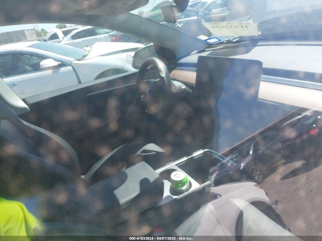 2024 TESLA MODEL Y 7SAYGAEE3RF153644 Photo 6