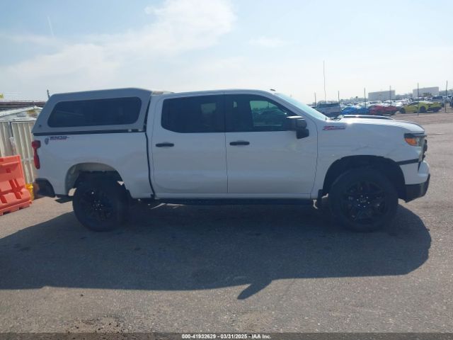 3GCPDCEK7NG583197 Chevrolet Silverado 1500 4wd  Short Bed Custom Trail Boss