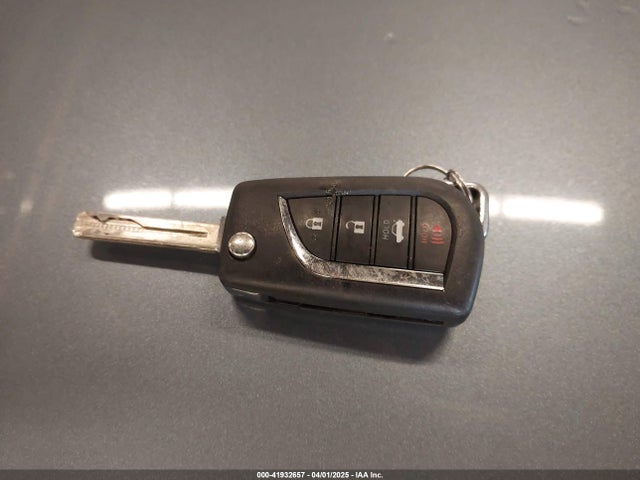 5YFEPMAE2MP205706 Toyota COROLLA LE