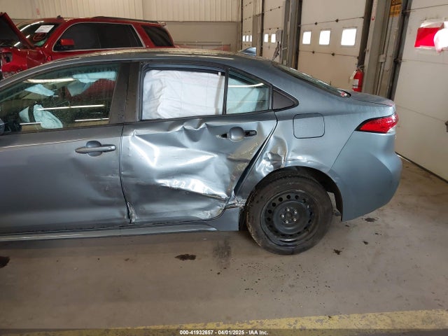 5YFEPMAE2MP205706 Toyota COROLLA LE