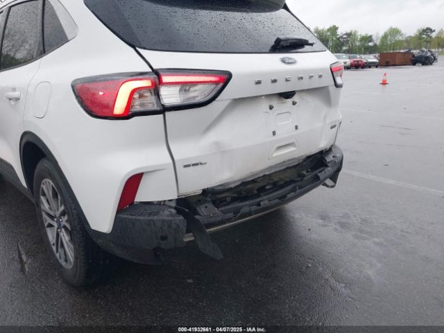 1FMCU0CZ3MUB25273 Ford Escape Sel Hybrid