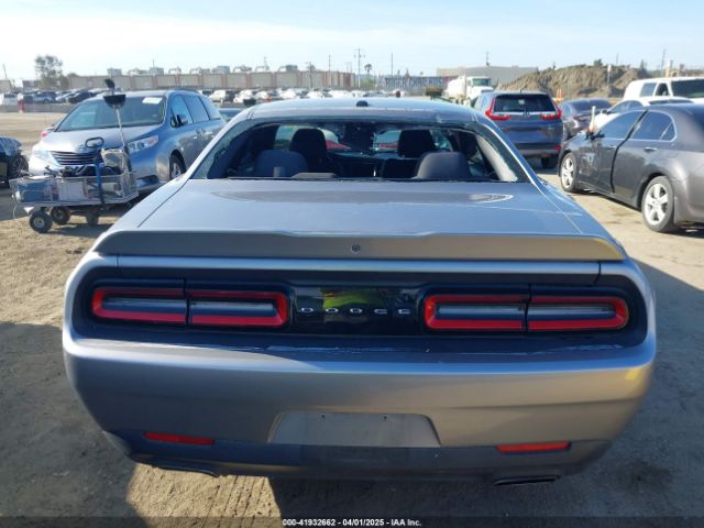 2C3CDZAG5JH325343 Dodge Challenger Sxt