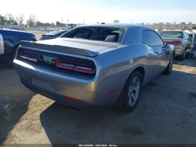 2C3CDZAG5JH325343 Dodge Challenger Sxt