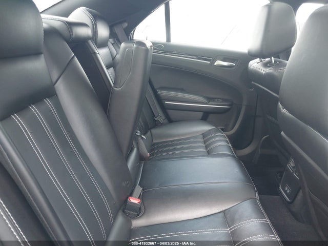 Chrysler 300 300s 2023 2C3CCABG1PH565453 Image 8