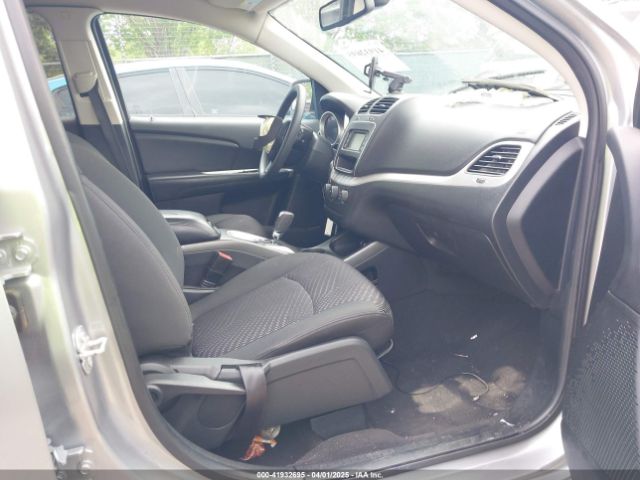 3C4PDCAB9JT428125 Dodge JOURNEY SE