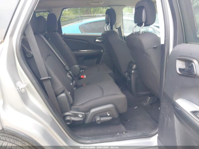 3C4PDCAB9JT428125 Dodge JOURNEY SE