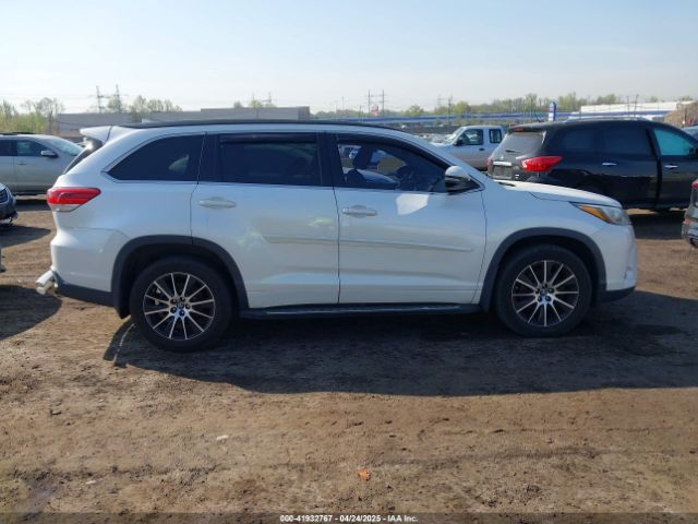 5TDJZRFH5HS359347 Toyota Highlander Se
