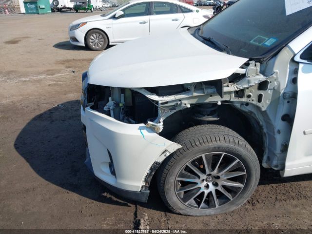 5TDJZRFH5HS359347 Toyota Highlander Se