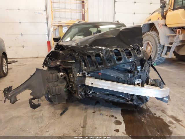 1C4PJMAB7EW114147 Jeep Cherokee Sport