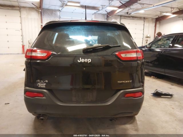 1C4PJMAB7EW114147 Jeep Cherokee Sport