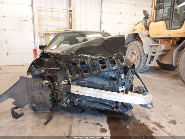 1C4PJMAB7EW114147 Jeep Cherokee Sport