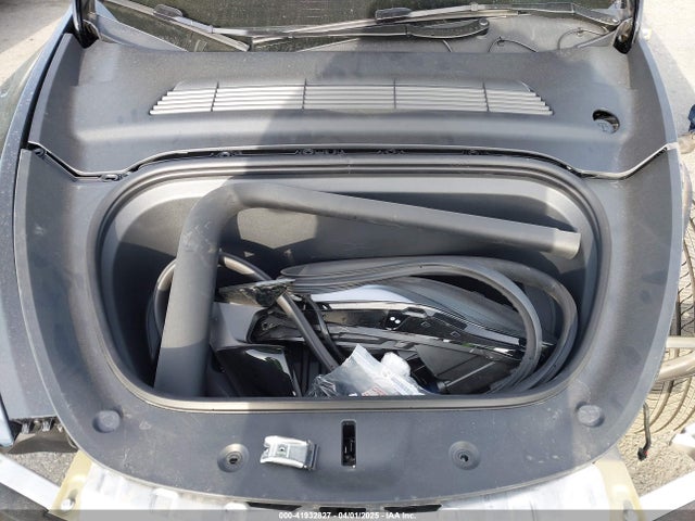 2025 TESLA MODEL Y 7SAYGDED9SF304730 Photo 9