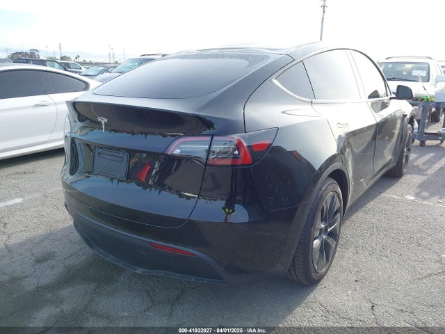 2025 TESLA MODEL Y 7SAYGDED9SF304730 Photo 3