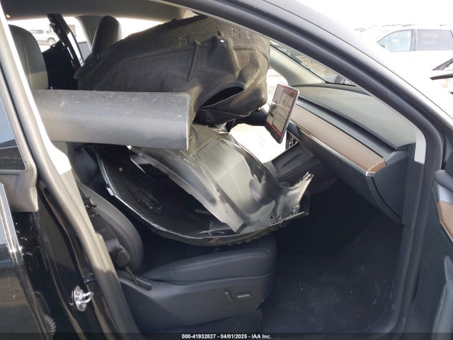 2025 TESLA MODEL Y 7SAYGDED9SF304730 Photo 4
