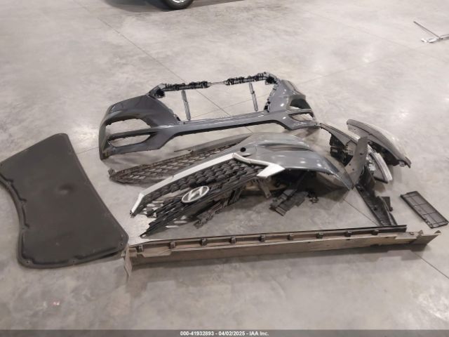 KM8J2CA46KU960142 Hyundai TUCSON SE