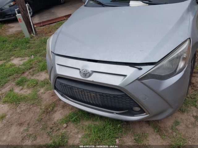 3MYDLBYV1KY500070 Toyota YARIS LE
