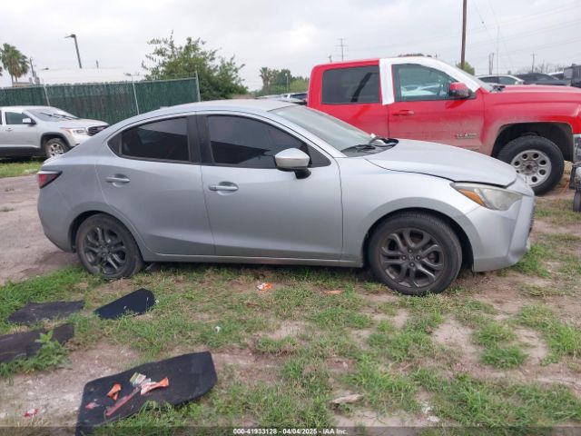 3MYDLBYV1KY500070 Toyota YARIS LE
