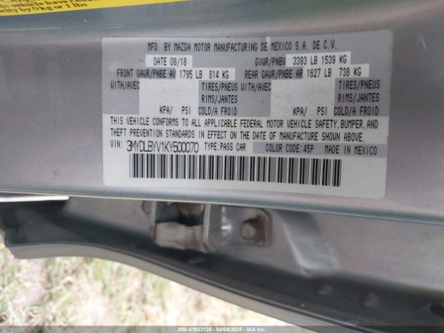3MYDLBYV1KY500070 Toyota YARIS LE