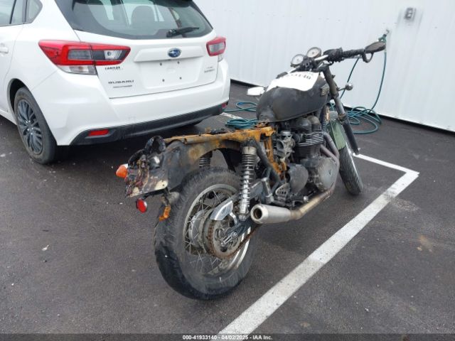 2015 TRIUMPH MOTORCYCLE THRUXTON SMT920K17FT658401 Photo 3