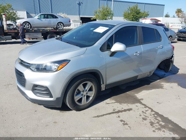 3GNCJKSB3KL261348 Chevrolet TRAX LS