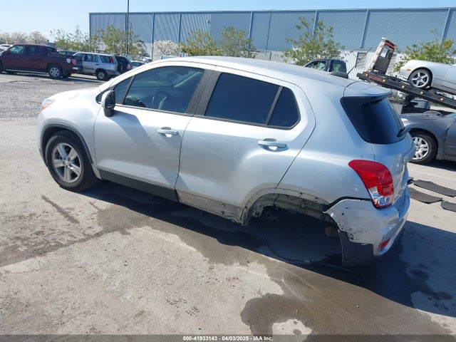 3GNCJKSB3KL261348 Chevrolet TRAX LS