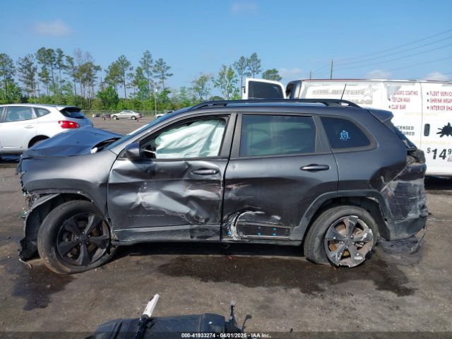 1C4PJMCS9GW103845 Jeep Cherokee Altitude