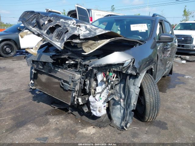 1C4PJMCS9GW103845 Jeep Cherokee Altitude