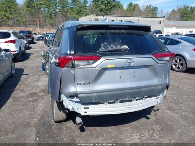 2T3F1RFVXKW051521 Toyota RAV4 LE