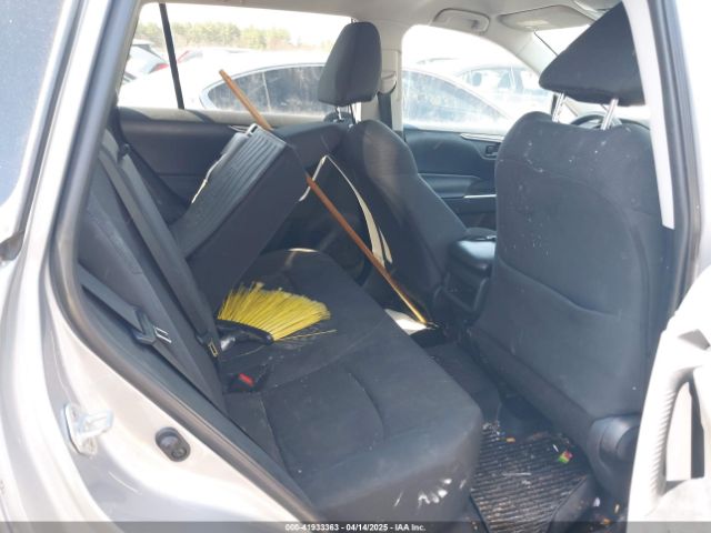 2T3F1RFVXKW051521 Toyota RAV4 LE
