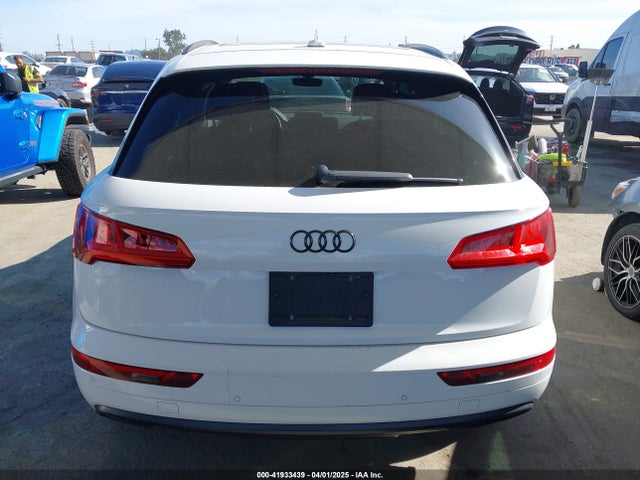 WA1BNAFY3K2024100 Audi Q5 45 Premium