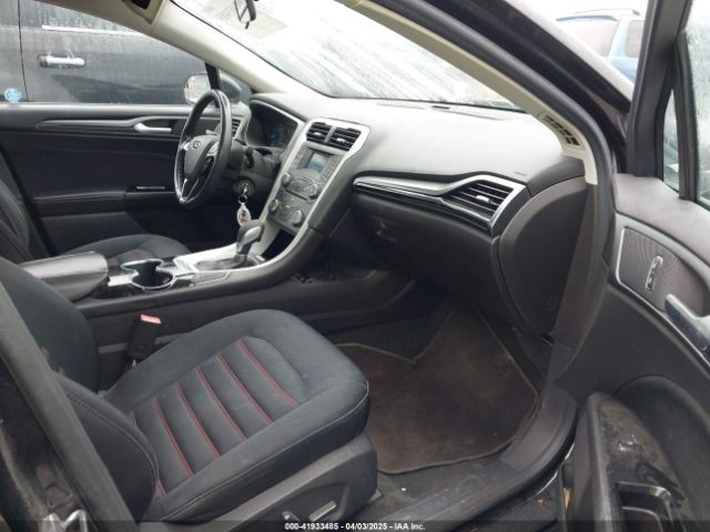 3FA6P0HD8GR119685 Ford FUSION SE