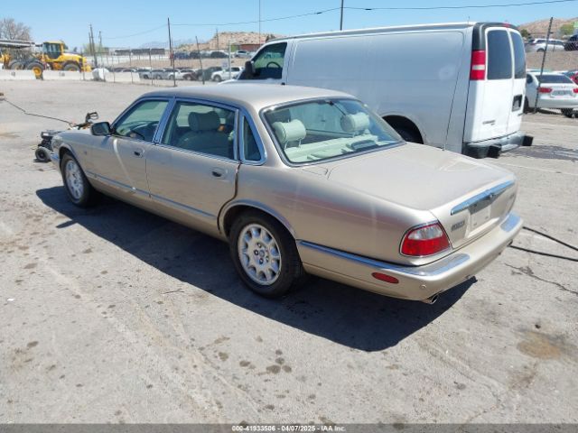 2001 JAGUAR XJ8 SAJDA23C81LF22167 Photo 2