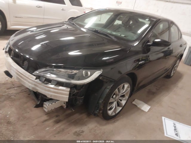 1C3CCCBBXFN557664 Chrysler 200 S