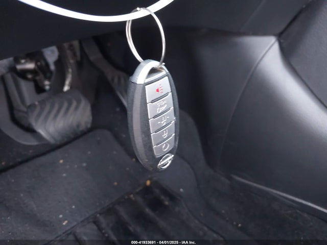 KNMAT2MTXJP606555 Nissan ROGUE SV
