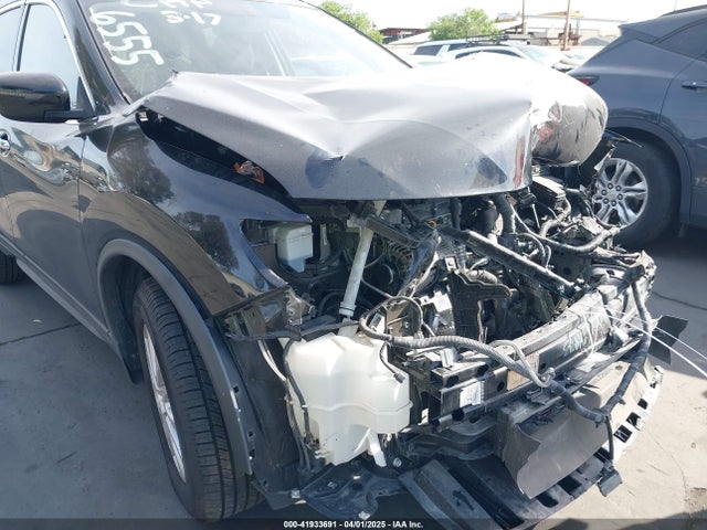 KNMAT2MTXJP606555 Nissan ROGUE SV