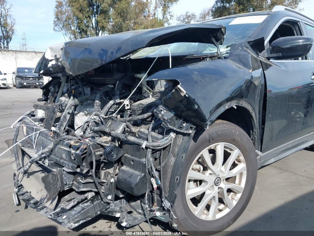 KNMAT2MTXJP606555 Nissan ROGUE SV