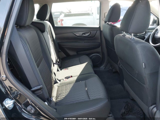 KNMAT2MTXJP606555 Nissan ROGUE SV