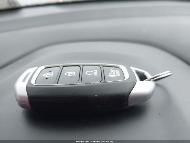 KMHRC8A35RU307798 Hyundai Venue Sel